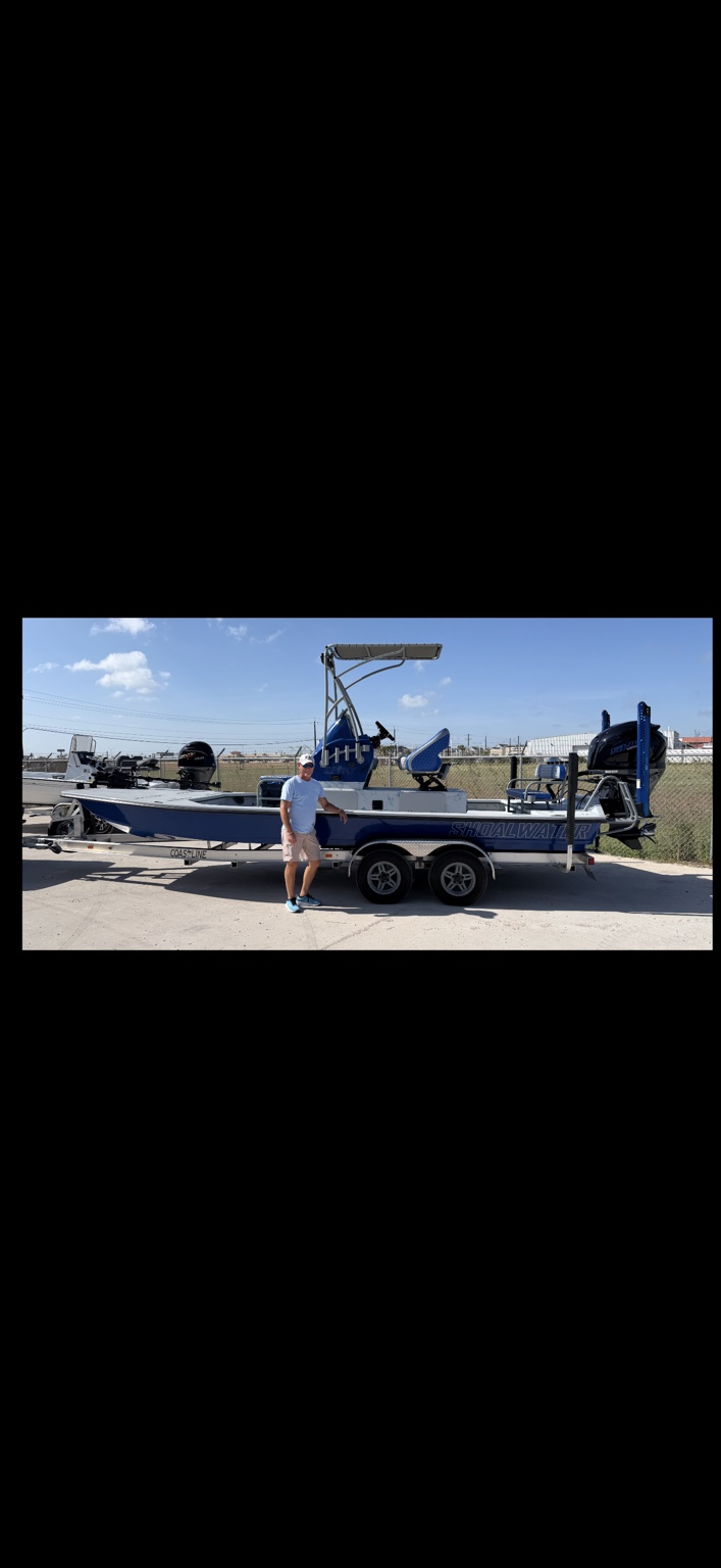 J and L Outfitters Shoalwater boat for Baffin Bay and Laguna Madre fishing trips